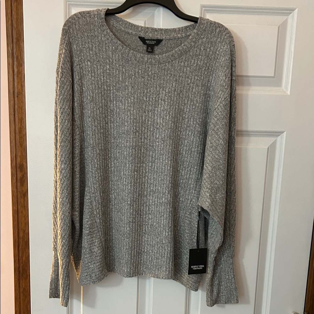 Simply Vera Vera Wang Gray Knit Sweater. Women’s Size XL